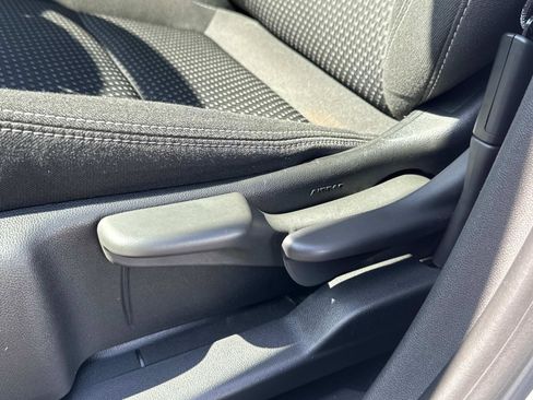 Used 2024 GMC Terrain SLE image 15