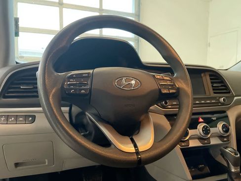 Used 2019 Hyundai Elantra SEL image 14