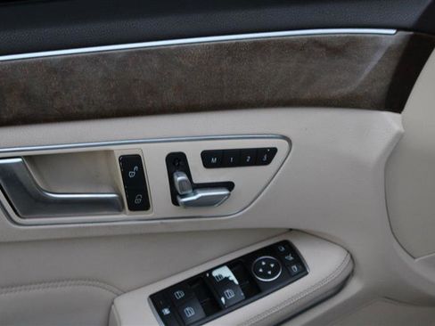 Used 2016 Mercedes-Benz E 350 4MATIC Sedan w/ Premium Package image 11