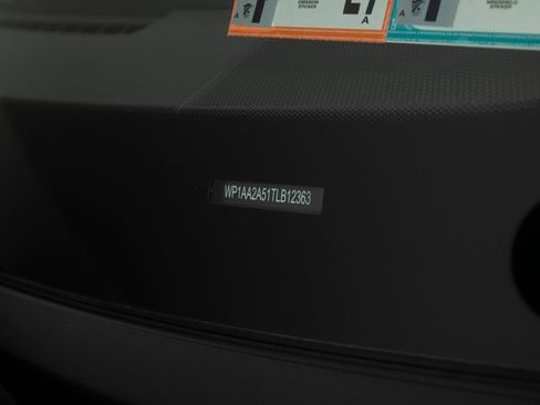 New 2026 Porsche Macan AWD/4WD image 40