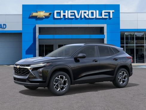 New 2026 Chevrolet Trax LT w/ Sunroof Package FWD image 2