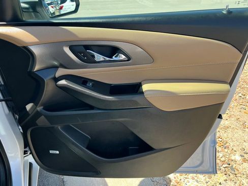 Used 2023 Chevrolet Traverse Premier w/ LPO, Floor Liner Package AWD/4WD image 29