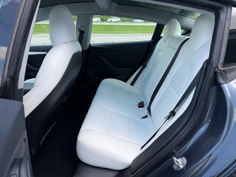 Used 2021 Tesla Model 3 Standard Range Plus RWD image 16