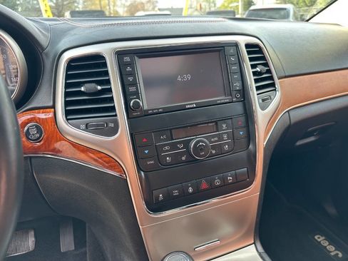 Used 2013 Jeep Grand Cherokee Overland image 3