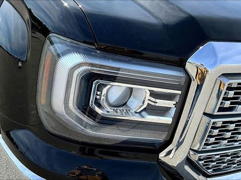 Used 2018 GMC Sierra 1500 SLT AWD/4WD image 34