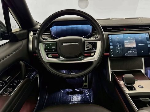 Certified 2025 Land Rover Range Rover SE AWD/4WD image 23