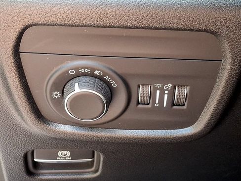 Used 2023 Jeep Grand Cherokee Altitude AWD/4WD image 26