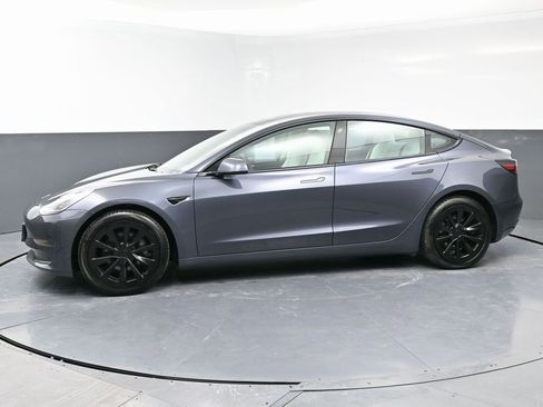 Used 2023 Tesla Model 3 Standard Range image 5