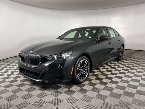 New 2026 BMW 530i xDrive w/ M Sport Package image 3