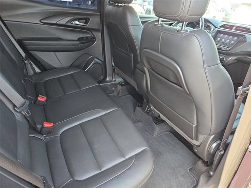 Certified 2021 Chevrolet TrailBlazer LT w/ Premium Seating Package FWD image 18