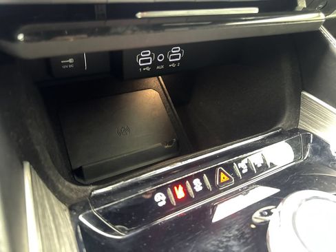 Used 2024 Jeep Wagoneer L Series II RWD image 71