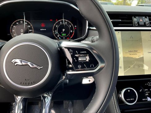 New 2026 Jaguar F-PACE R-Dynamic S image 18