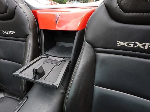 Used 2008 Pontiac Solstice GXP w/ Premium Package RWD image 35