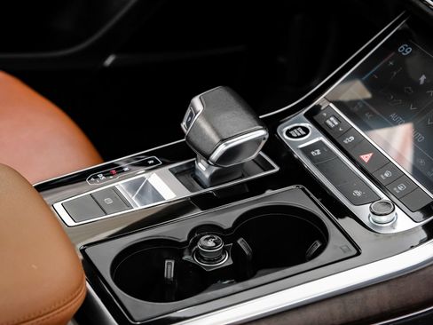 Used 2022 Audi Q8 Premium Plus w/ Premium Plus Package image 30