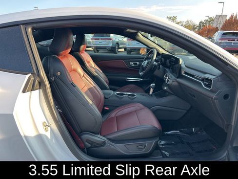 Used 2025 Ford Mustang GT Premium image 40