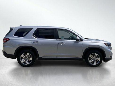 Used 2025 Honda Pilot EX-L image 10