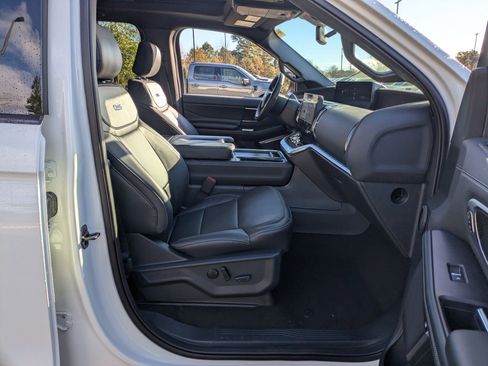 New 2025 Ford Expedition Platinum w/ Stealth Appearance Package image 35