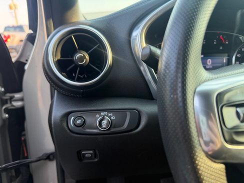 Used 2021 Chevrolet Blazer LT AWD/4WD image 29