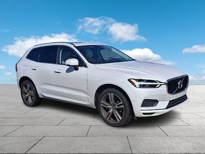 Used 2019 Volvo XC60 T5 Momentum w/ Premium Package