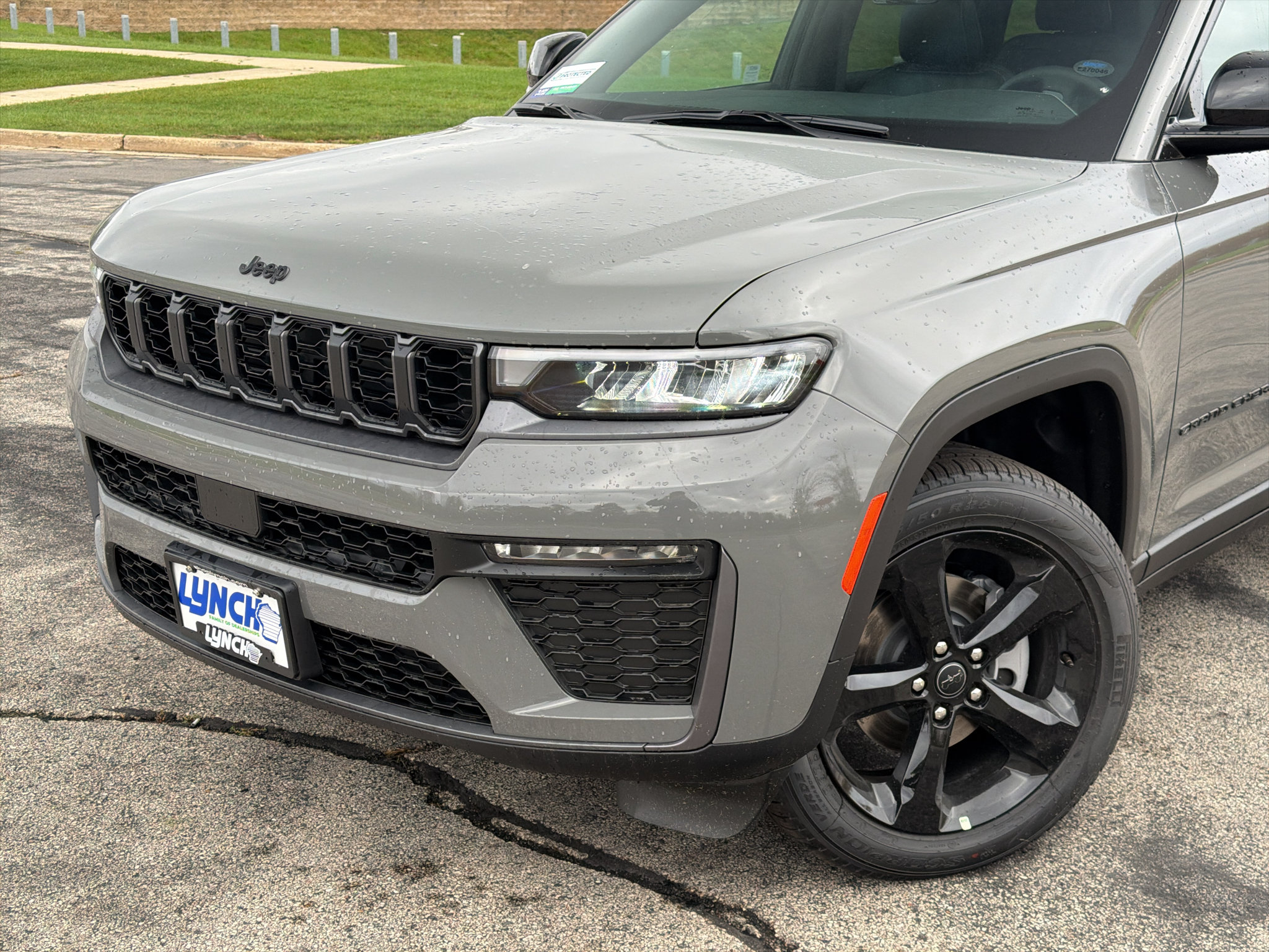 New 2027 Jeep Grand Cherokee Limited w/ Limited Altitude Package AWD/4WD image 8