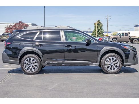 Certified 2025 Subaru Outback Premium AWD/4WD image 2