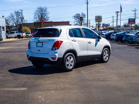 Used 2020 Chevrolet Trax LS image 7