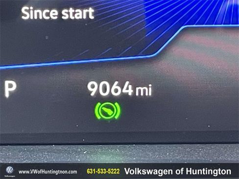 Certified 2025 Volkswagen Taos SE w/ Taos Adventure Package (SXB) image 24