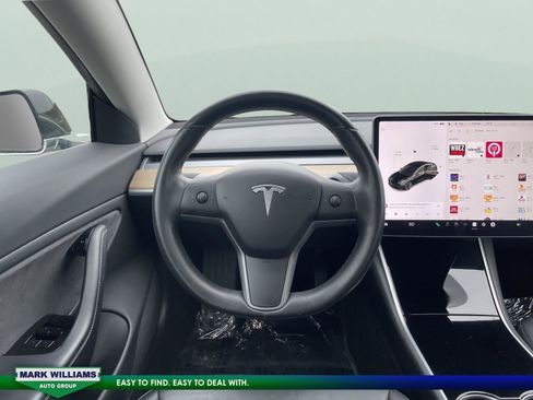 Used 2018 Tesla Model 3 Long Range image 19