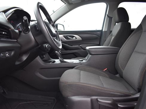Used 2020 Chevrolet Traverse LS FWD image 4