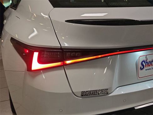 Used 2024 Lexus IS 300 F Sport image 27