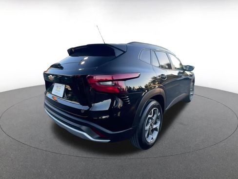 Used 2025 Chevrolet Trax LT image 14