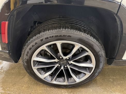 Used 2022 Jeep Wagoneer Series III w/ Premium Group I image 18