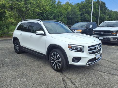 Used 2023 Mercedes-Benz GLB 250 image 3