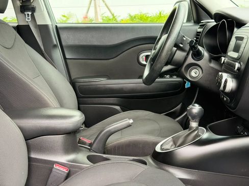 Used 2014 Kia Soul FWD image 14