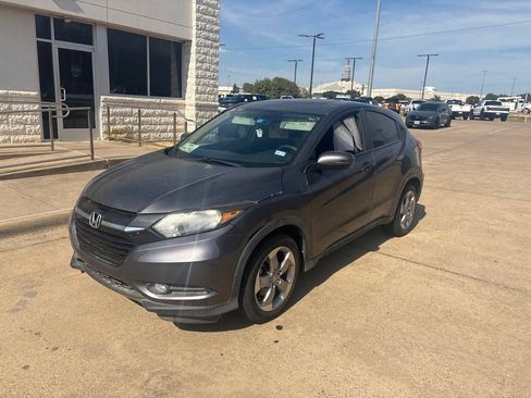 Used 2017 Honda HR-V EX image 1