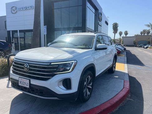 Used 2024 Volkswagen Atlas SE AWD/4WD image 1