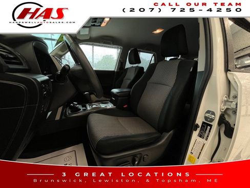 Used 2022 Toyota 4Runner SR5 AWD/4WD image 10