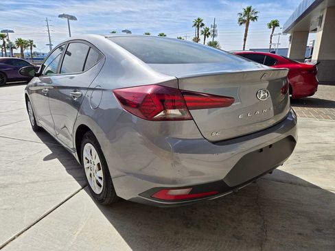 Used 2020 Hyundai Elantra SE FWD image 3