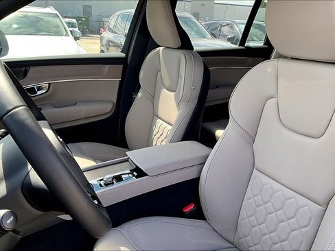 New 2026 Volvo XC90 B6 Plus w/ Protection Package Premier image 22