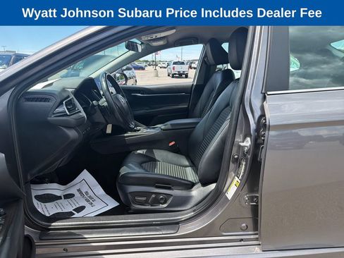 Used 2023 Toyota Camry SE FWD image 15