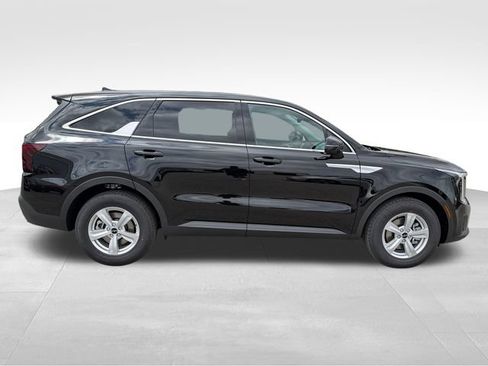 New 2026 Kia Sorento LX FWD image 8