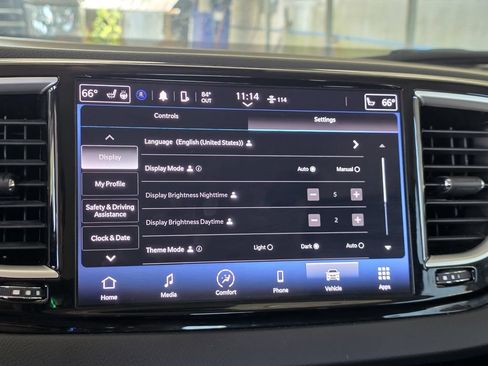 Used 2023 Chrysler Pacifica Touring-L FWD image 17