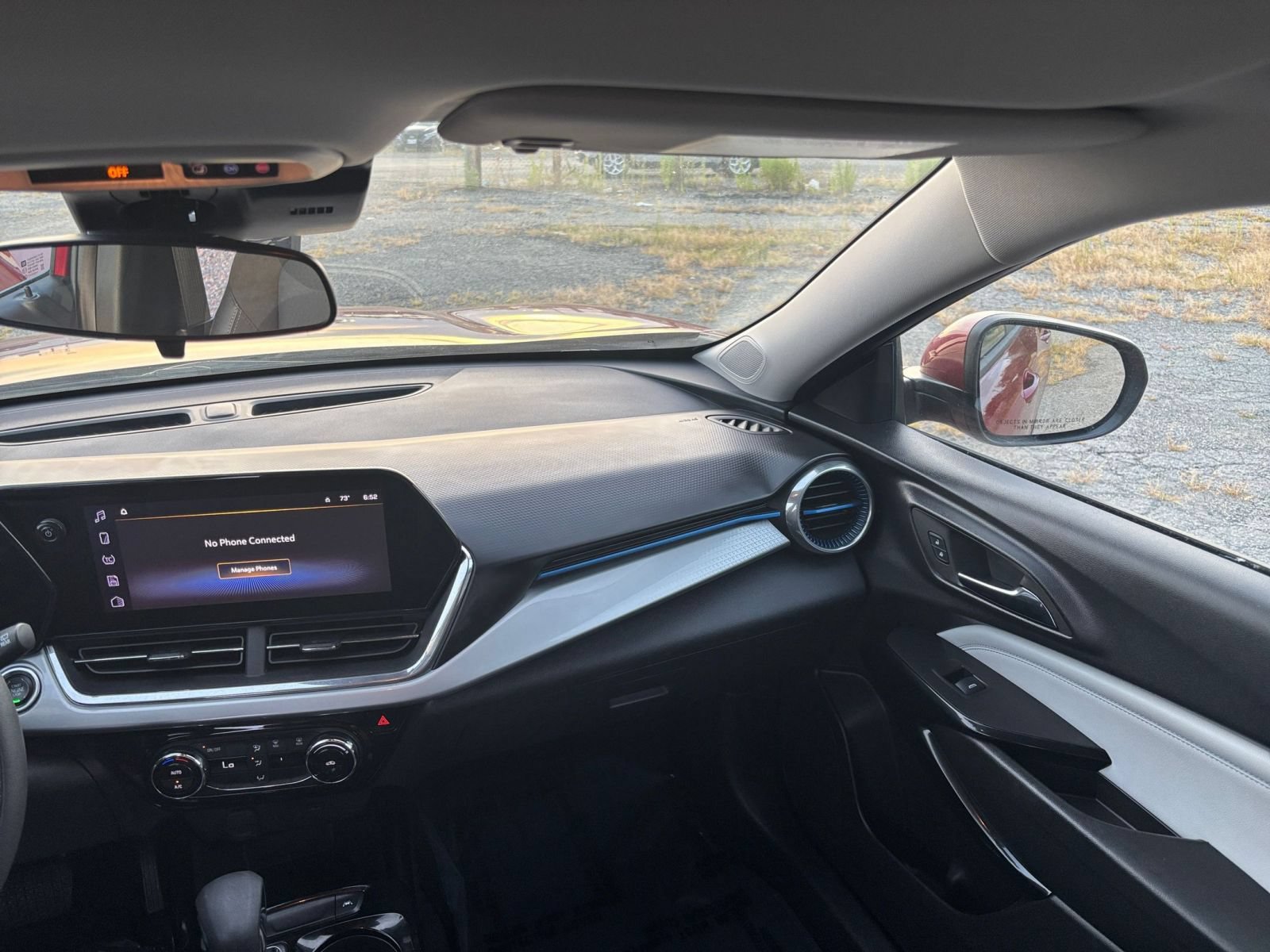 Used 2025 Chevrolet Trax LT FWD image 31