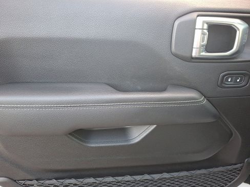 Used 2022 Jeep Gladiator Overland w/ Popular Equipment Package image 12