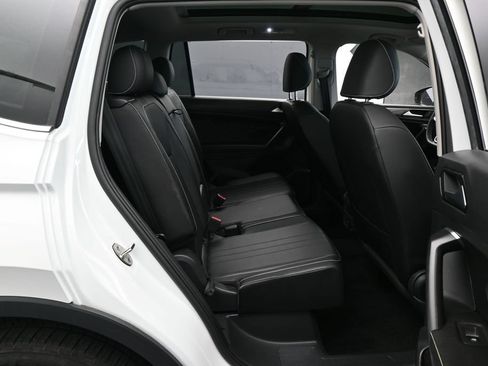 Used 2023 Volkswagen Tiguan SE FWD image 39
