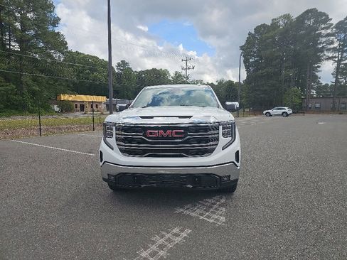 Used 2025 GMC Sierra 1500 SLT AWD/4WD image 4