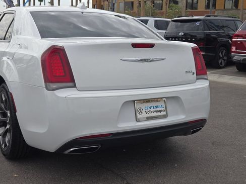 Used 2018 Chrysler 300 S RWD image 4