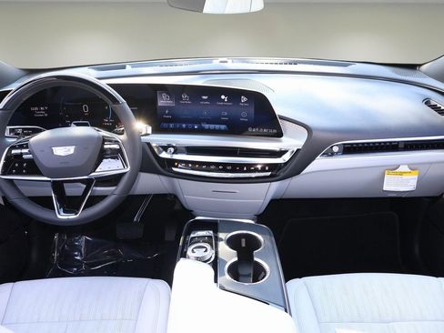 New 2026 Cadillac Lyriq Sport image 15