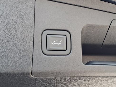 Certified 2023 Cadillac XT5 Premium Luxury FWD image 11