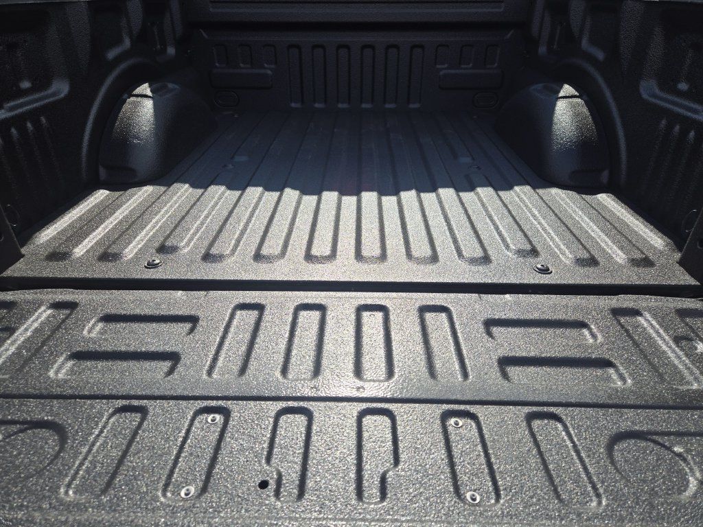 Used 2019 Ford F150 XLT w/ Equipment Group 302A Luxury AWD/4WD image 32